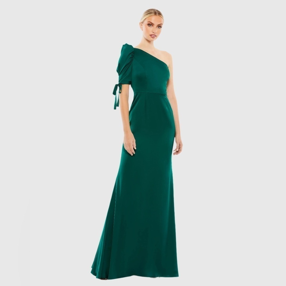 IEENA FOR MAC DUGGAL 55632 NWT
Satin One Shoulder Puff Sleeve Trumpet Gown
